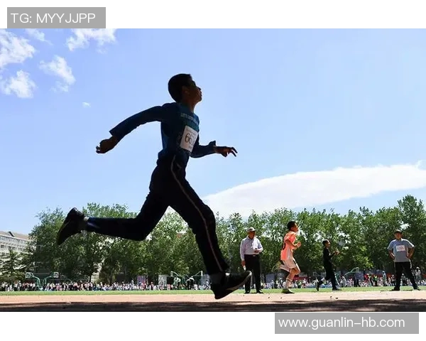 运动员刘军专访回顾滑板生涯与体育发展的精彩历程